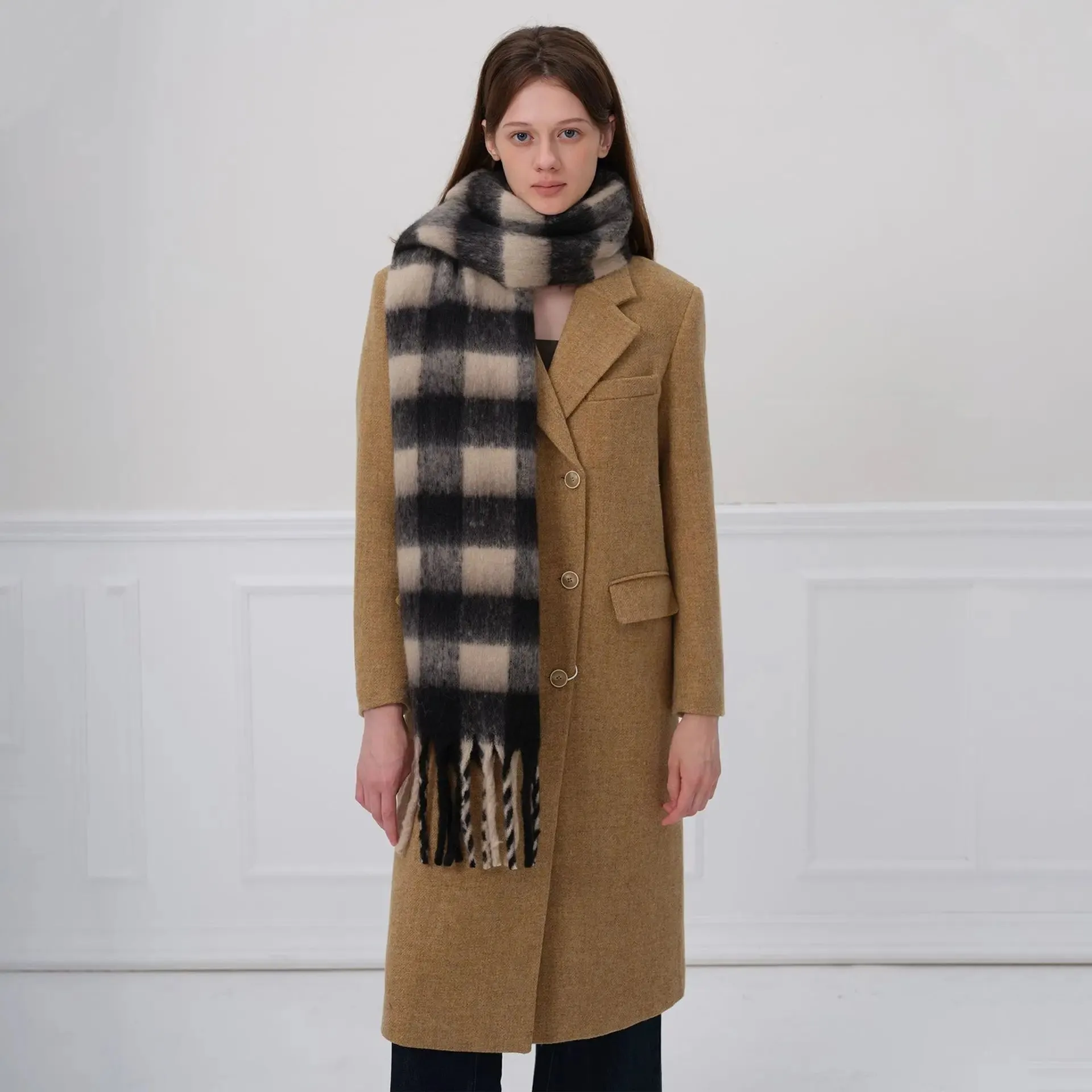 Fashion Checkerboard Cashmere Scarf Women Autumn Winter Simple Commuting Scarf