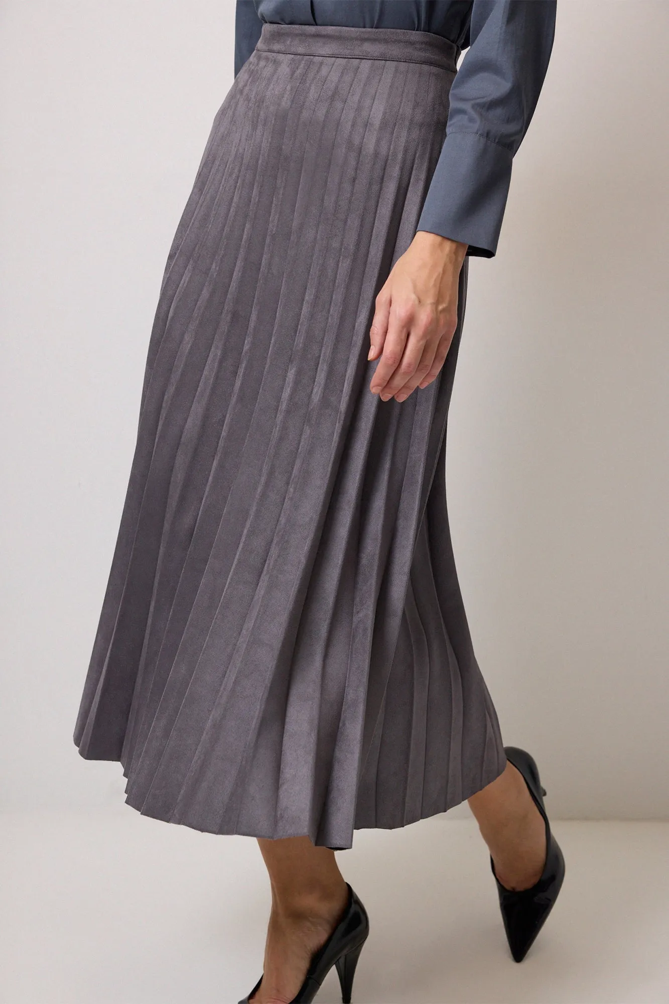 PLEATED SUEDE SKIRT