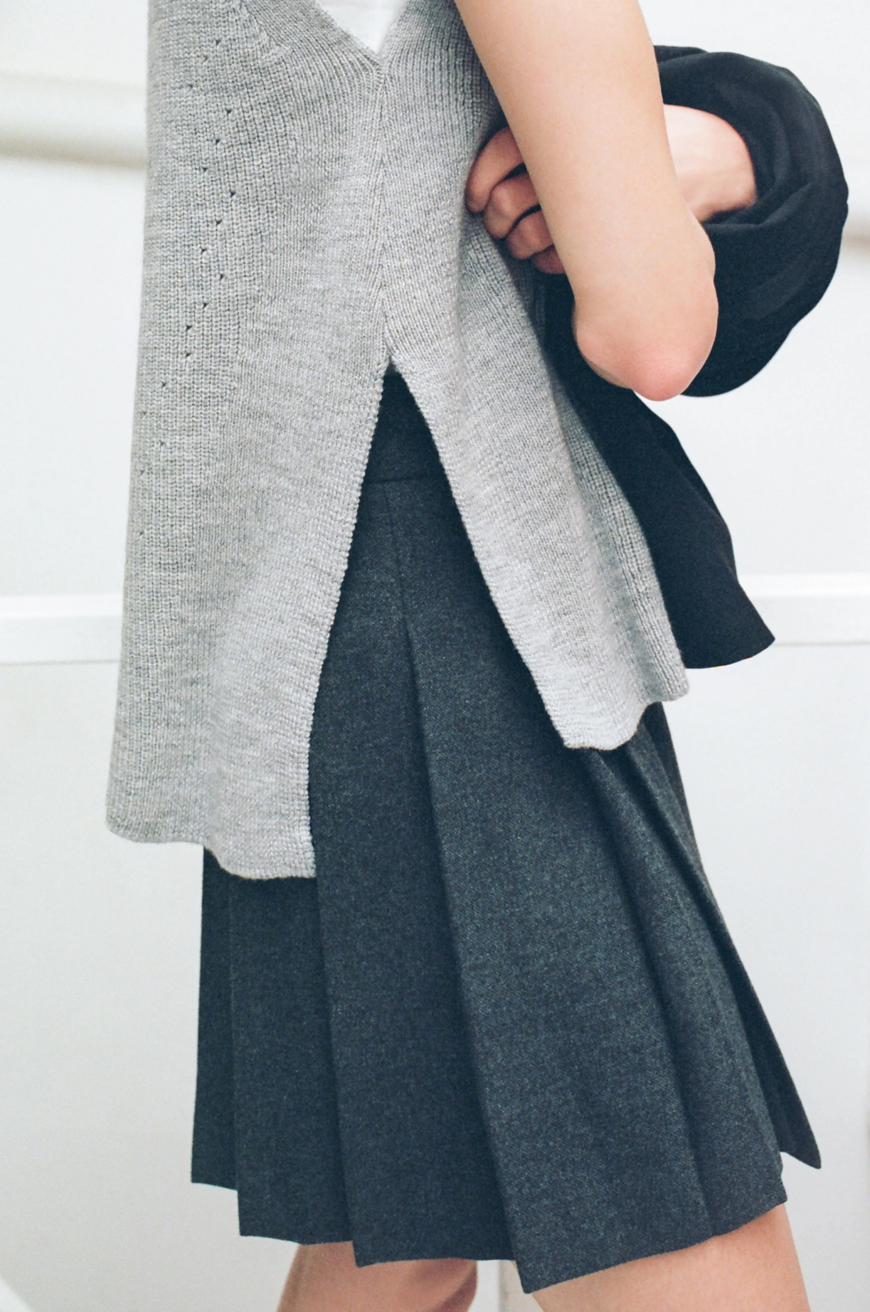 Women's Azhar Wool Skirt in 584 Charcoal